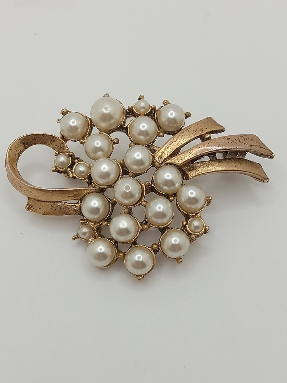 Vintage Gold Tone Faux Pearl Bouquet Brooch Pin Ribbon Bow Floral Cluster